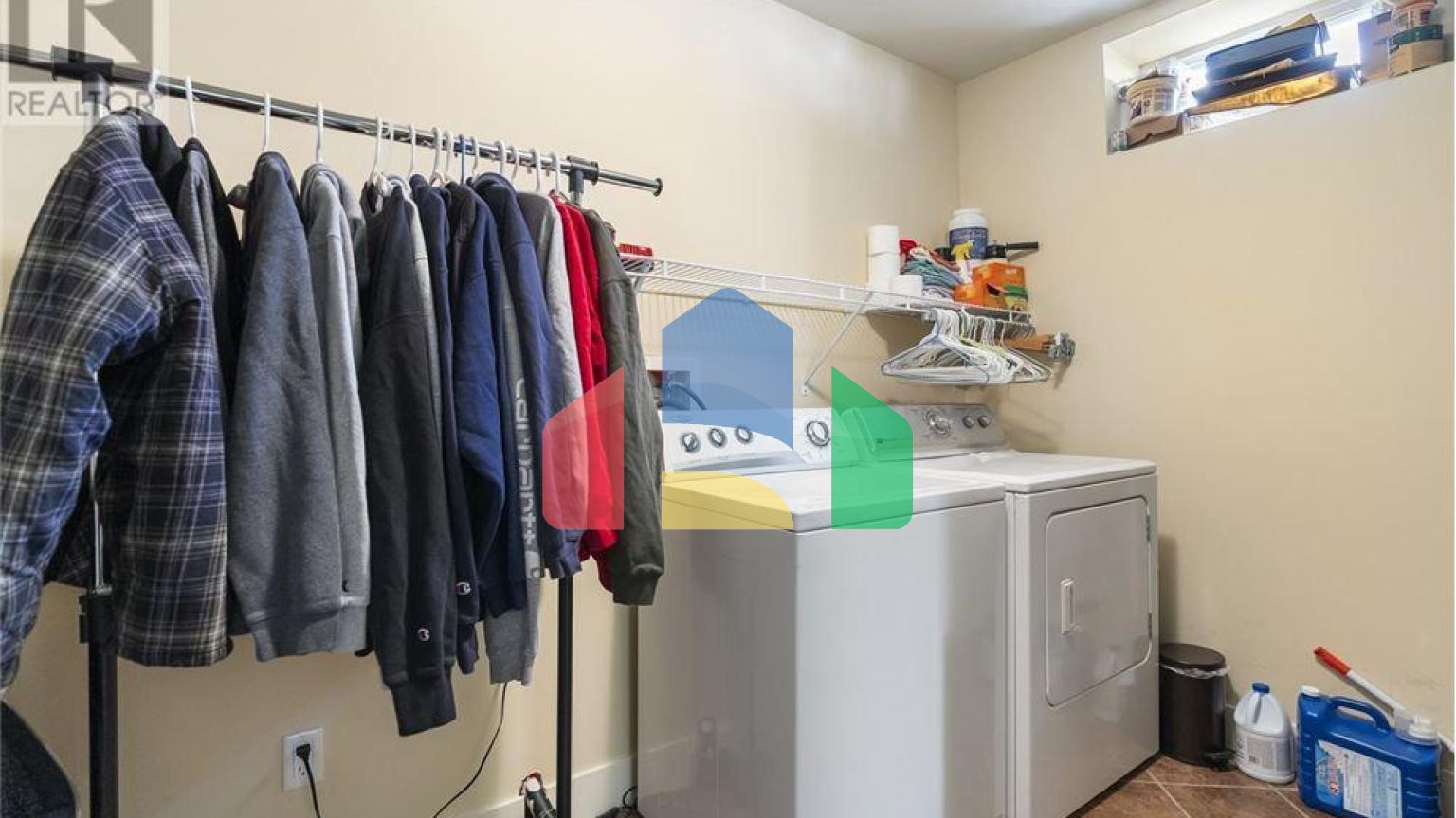 Residential - Single Family Home - Maple Ridge, Canada - Canada