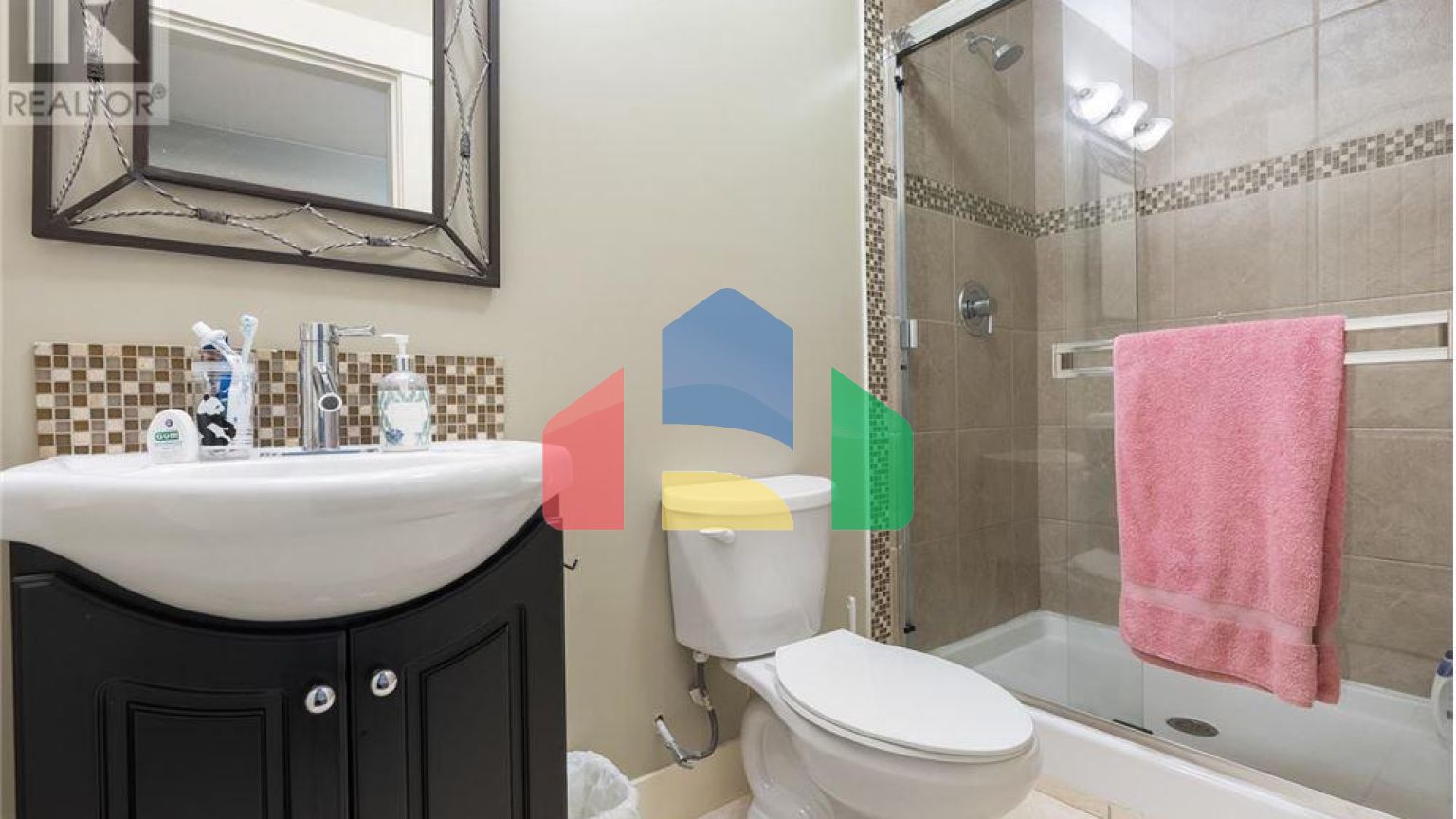 Residential - Single Family Home - Maple Ridge, Canada - Canada