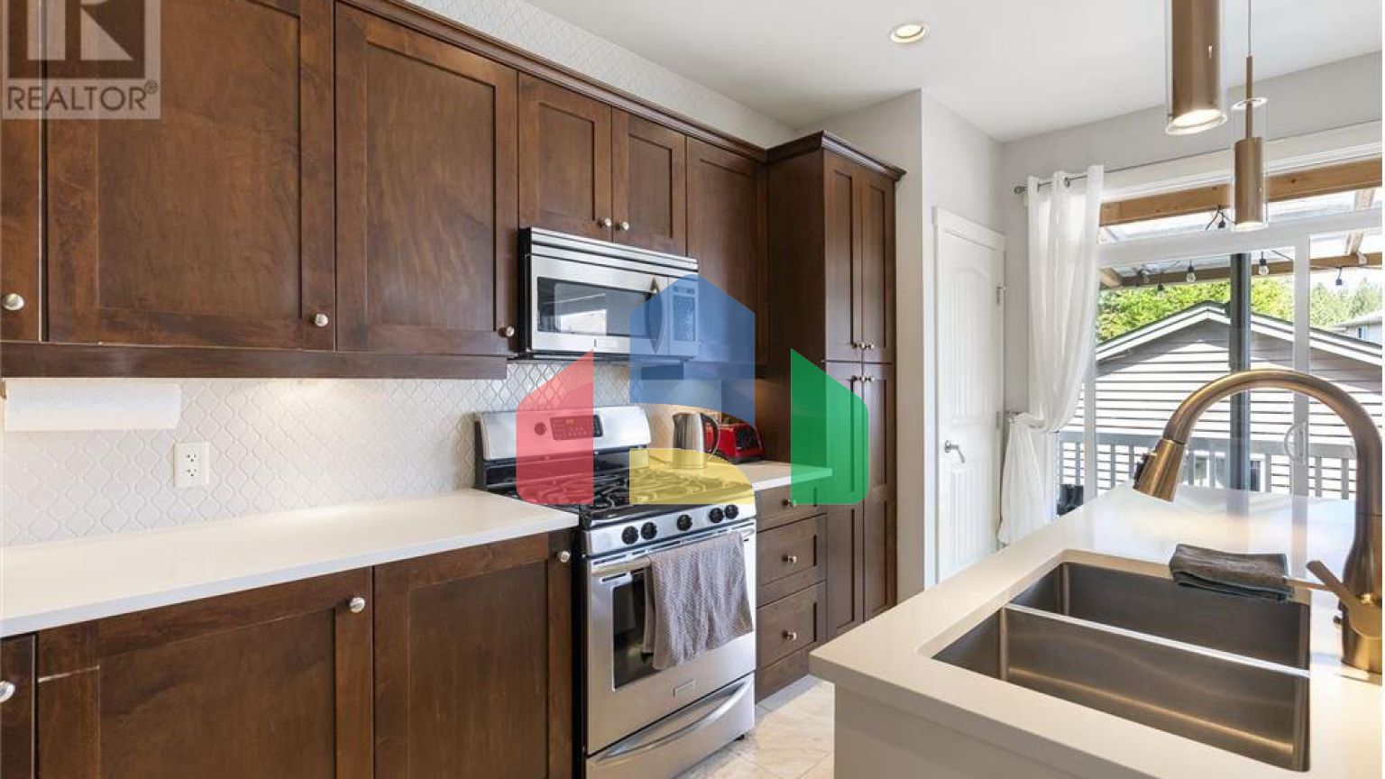 Residential - Single Family Home - Maple Ridge, Canada - Canada