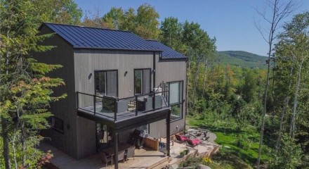 Residential - Two Level House - Petite-Rivière-Saint-François, Canada - Canada