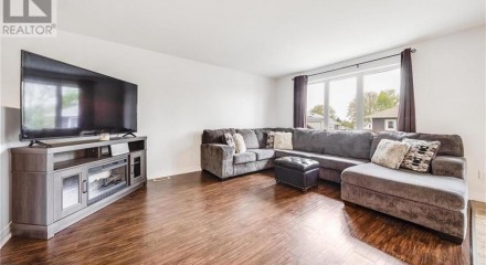 Residential - Single Family Home - Blenheim, Canada - Canada