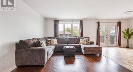 Residential - Single Family Home - Blenheim, Canada - Canada