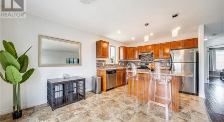 Residential - Single Family Home - Blenheim, Canada - Canada