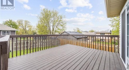 Residential - Single Family Home - Blenheim, Canada - Canada