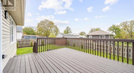 Residential - Single Family Home - Blenheim, Canada - Canada