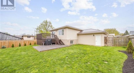 Residential - Single Family Home - Blenheim, Canada - Canada