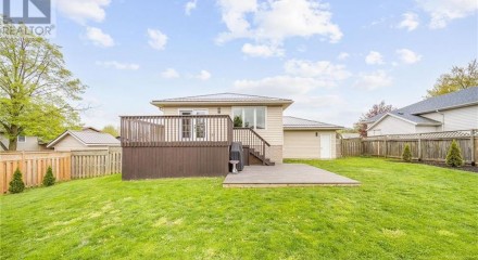 Residential - Single Family Home - Blenheim, Canada - Canada