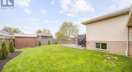 Residential - Single Family Home - Blenheim, Canada - Canada
