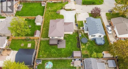 Residential - Single Family Home - Blenheim, Canada - Canada