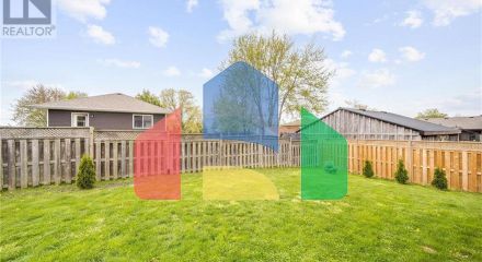 Residential - Single Family Home - Blenheim, Canada - Canada