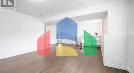 Residential - Single Family Home - Blenheim, Canada - Canada