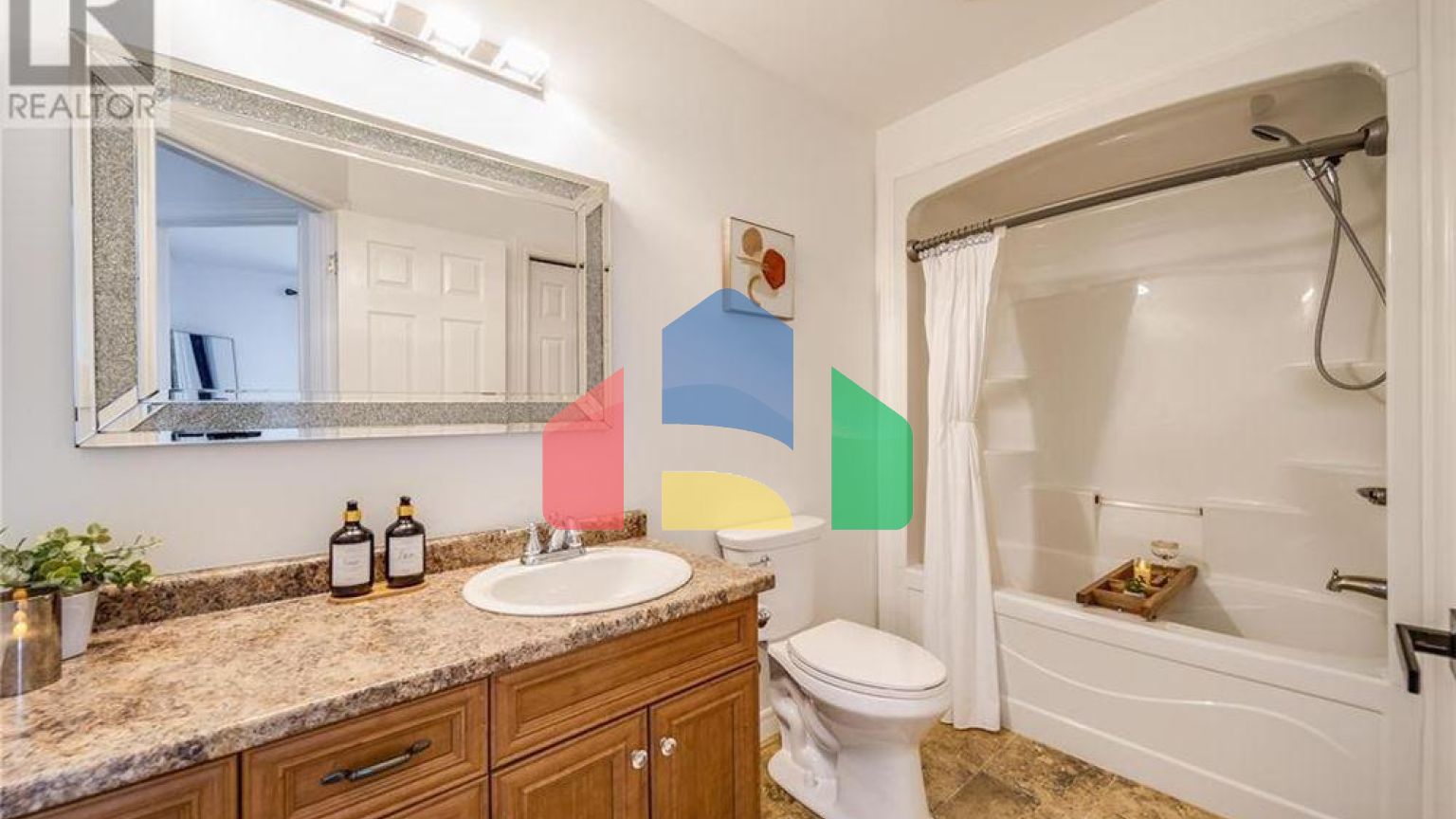 Residential - Single Family Home - Blenheim, Canada - Canada