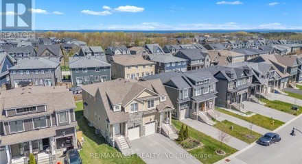 Residential - Single Family Home - The Blue Mountains, Canada - Canada