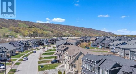 Residential - Single Family Home - The Blue Mountains, Canada - Canada