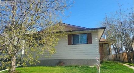 Residential - Single Family Home - Crossfield, Canada - Canada