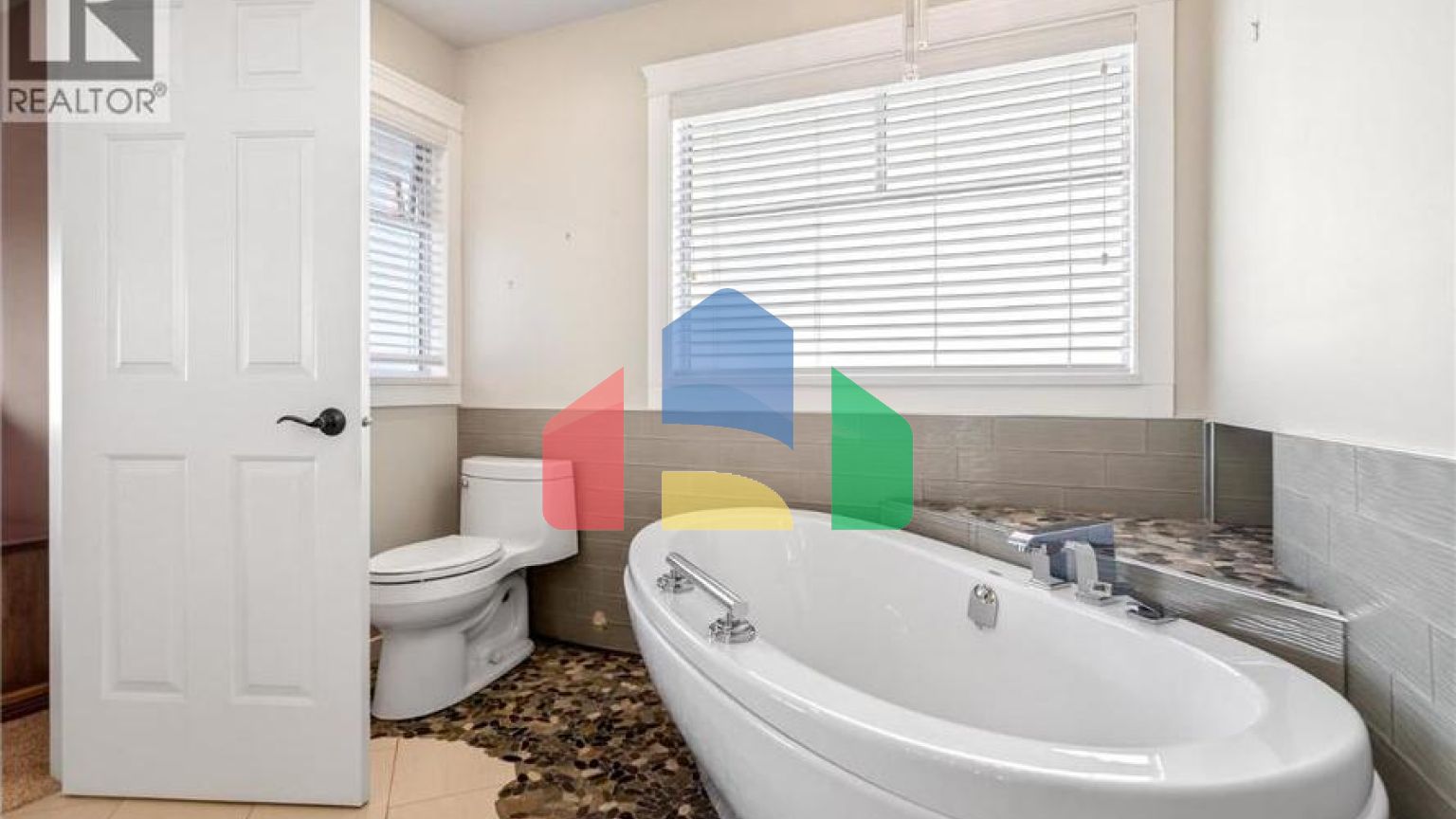 Residential - Single Family Home - Port Coquitlam, Canada - Canada