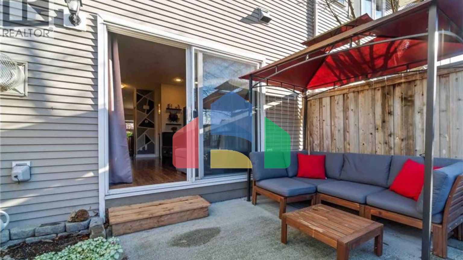 Residential - Townhouse - Port Coquitlam, Canada - Canada