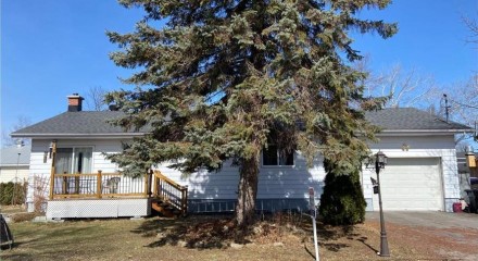 Residential - Bungalow - Saint-Anicet, Canada - Canada