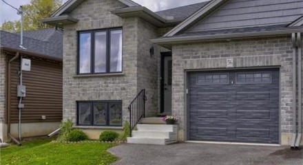 Residential - Single Family Home - Waterford, Canada - Canada