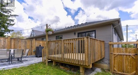 Residential - Single Family Home - Waterford, Canada - Canada