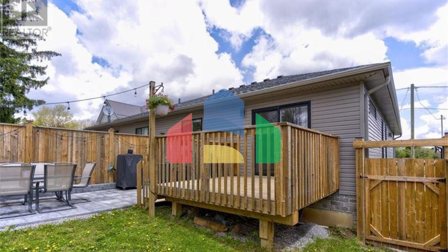 Residential - Single Family Home - Waterford, Canada - Canada