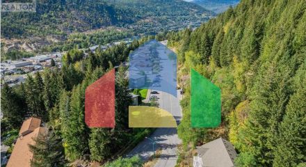 Residential - Single Family Home - Trail, Canada - Canada