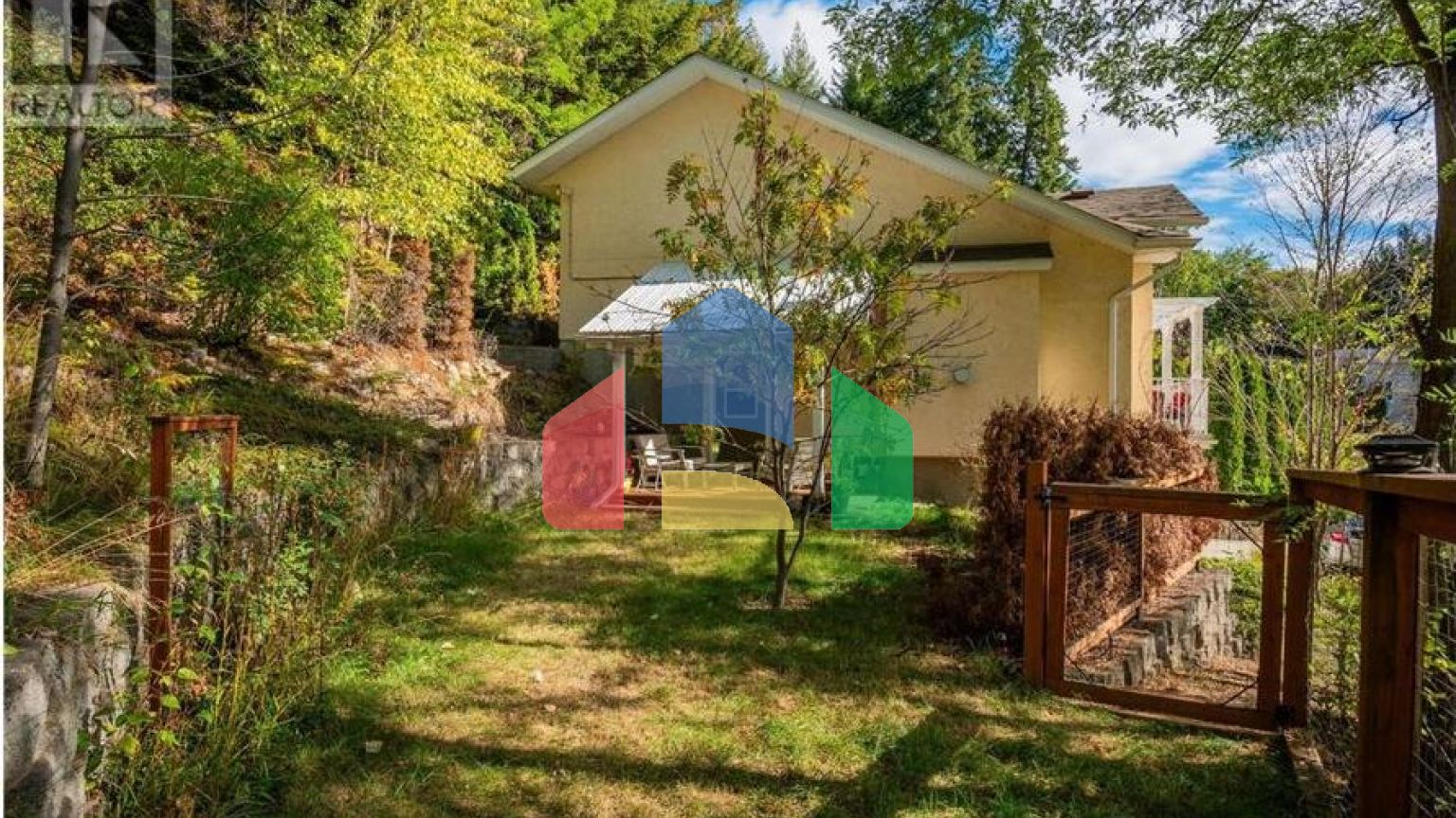 Residential - Single Family Home - Trail, Canada - Canada