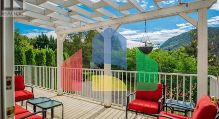 Residential - Single Family Home - Trail, Canada - Canada