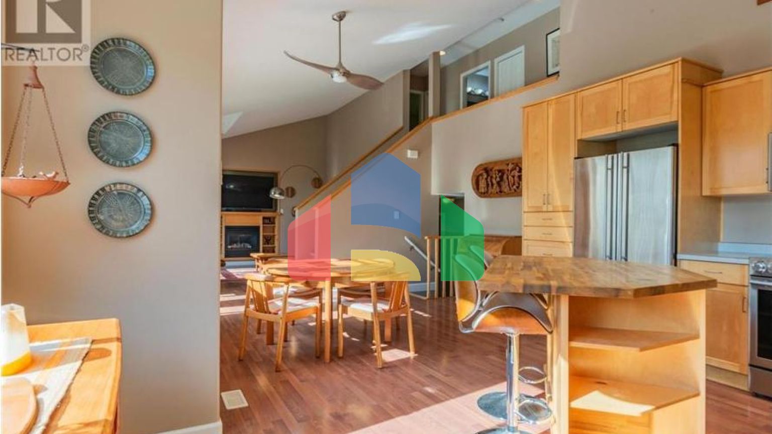 Residential - Single Family Home - Trail, Canada - Canada