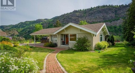 Residential - Single Family Home - Trail, Canada - Canada