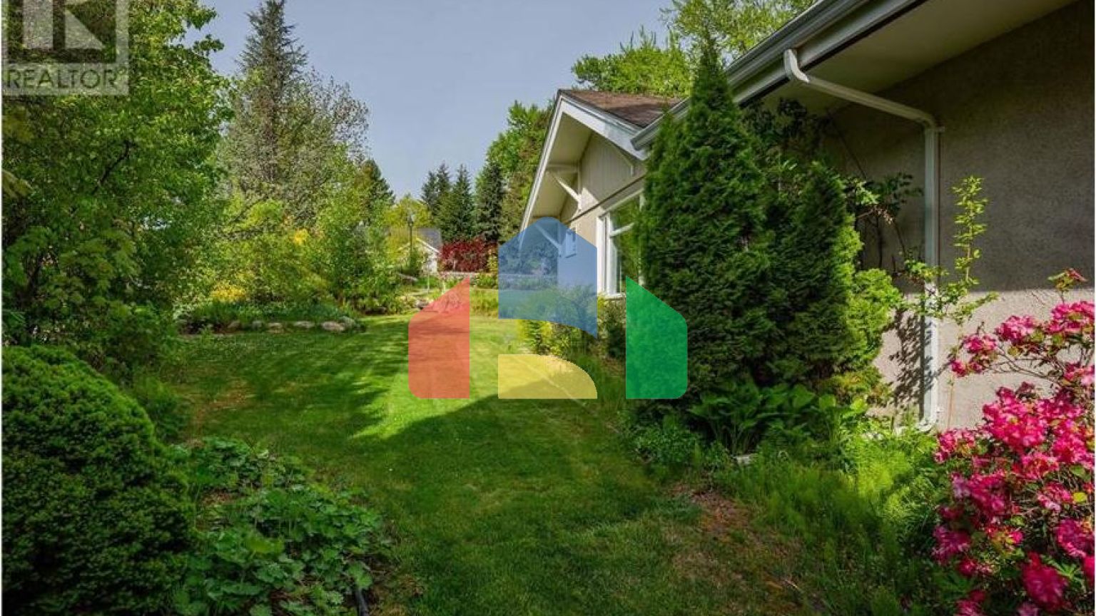 Residential - Single Family Home - Trail, Canada - Canada