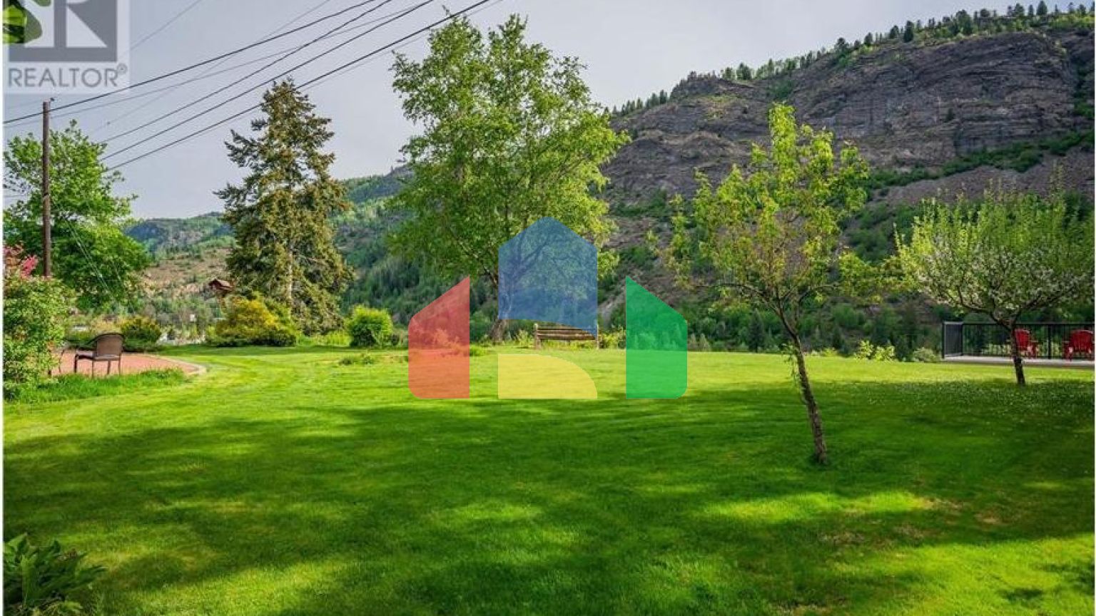 Residential - Single Family Home - Trail, Canada - Canada