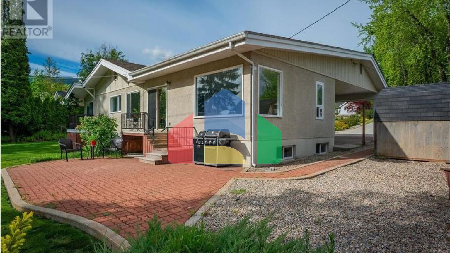 Residential - Single Family Home - Trail, Canada - Canada