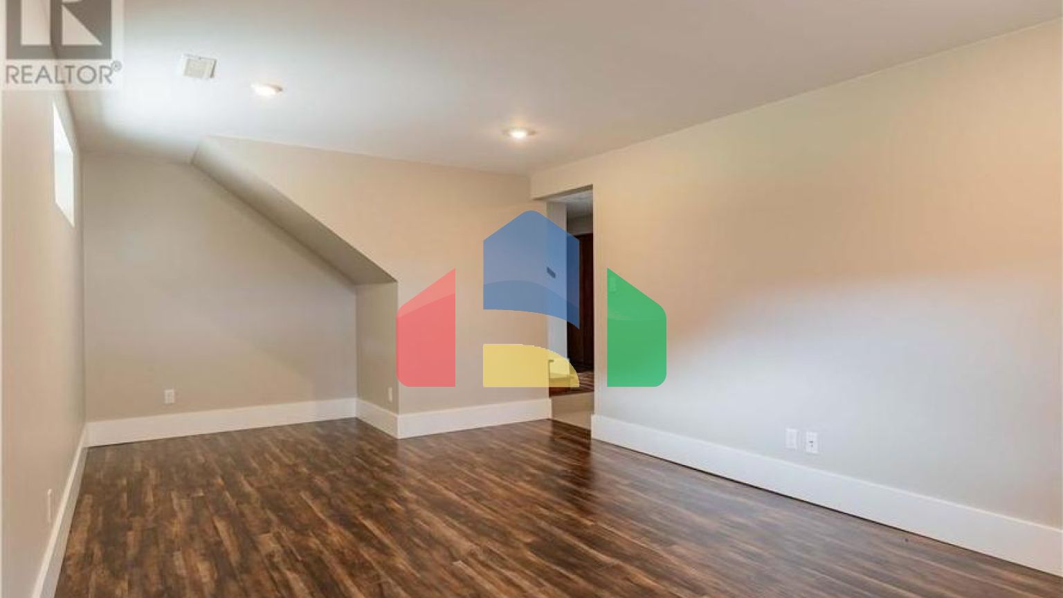 Residential - Single Family Home - Trail, Canada - Canada