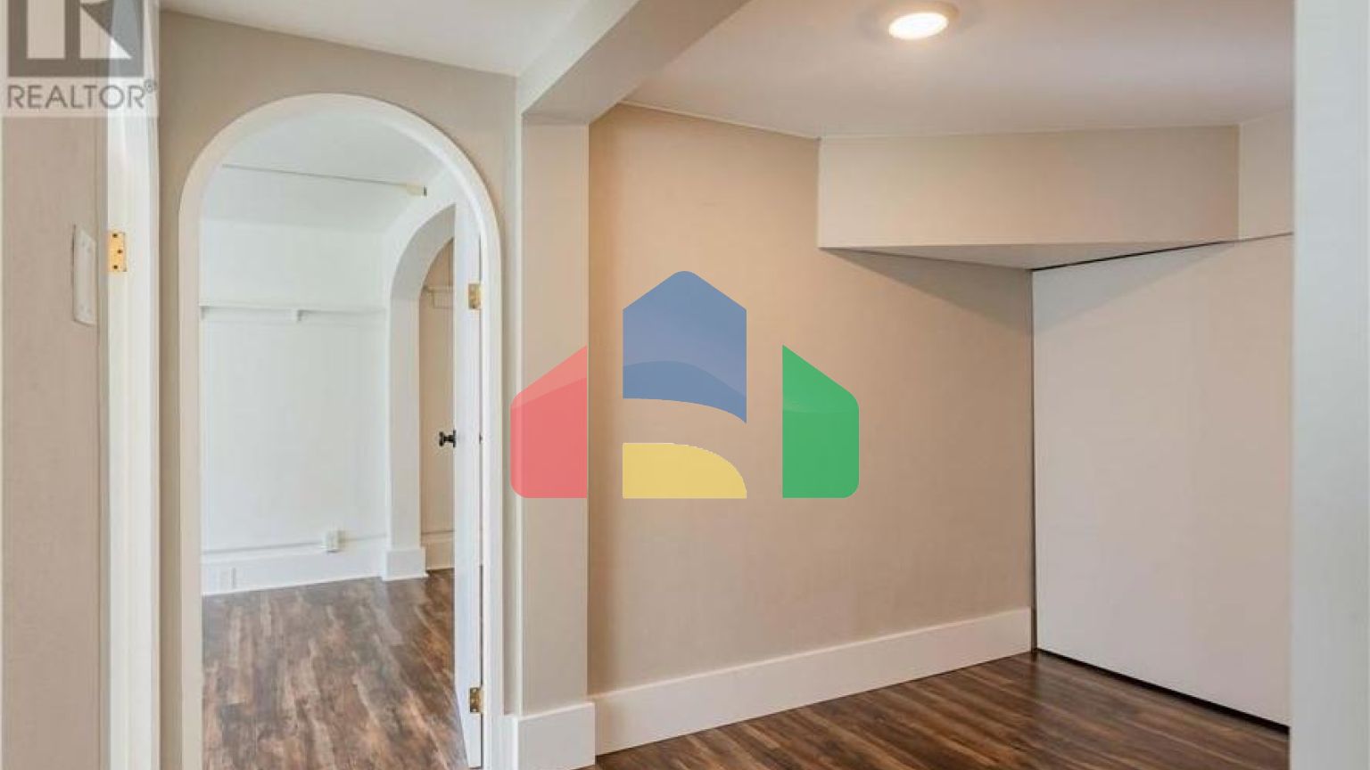 Residential - Single Family Home - Trail, Canada - Canada