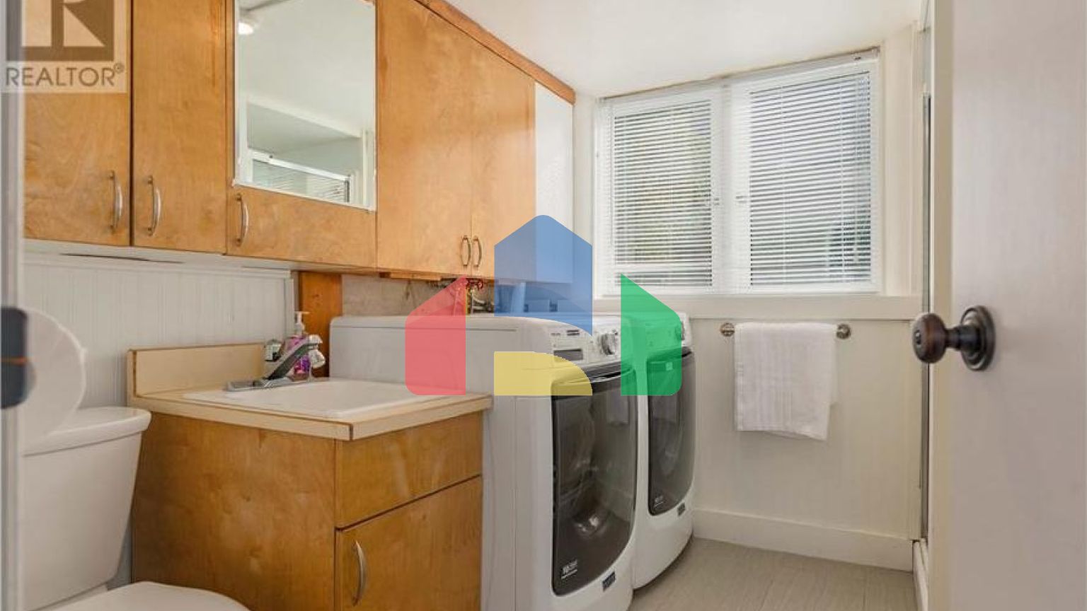 Residential - Single Family Home - Trail, Canada - Canada