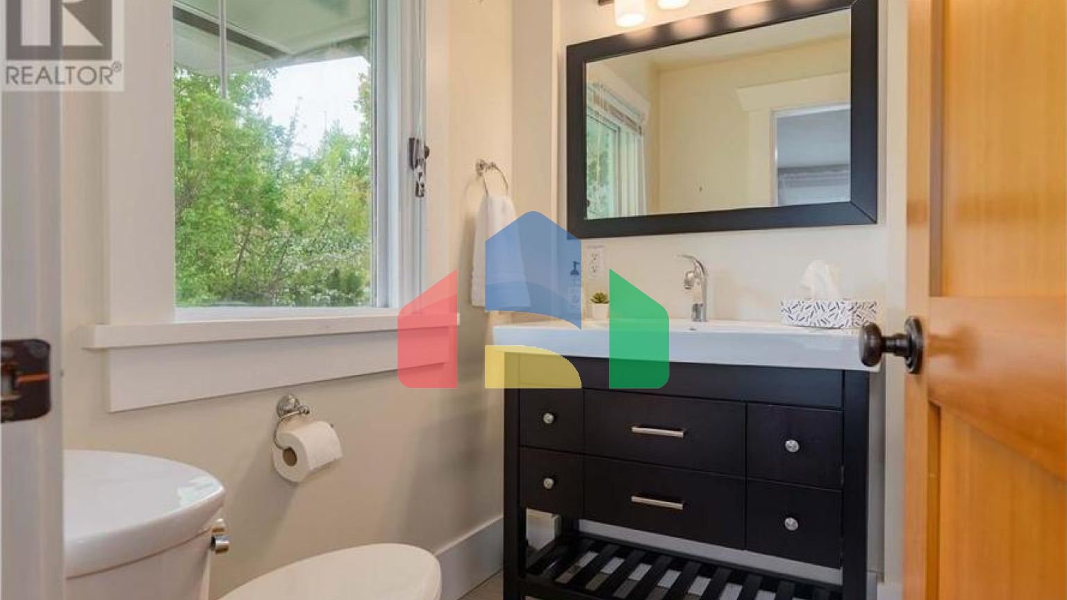 Residential - Single Family Home - Trail, Canada - Canada