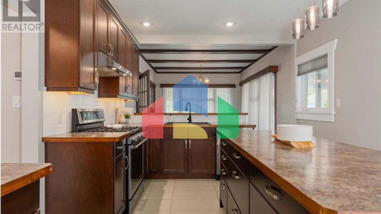 Residential - Single Family Home - Trail, Canada - Canada