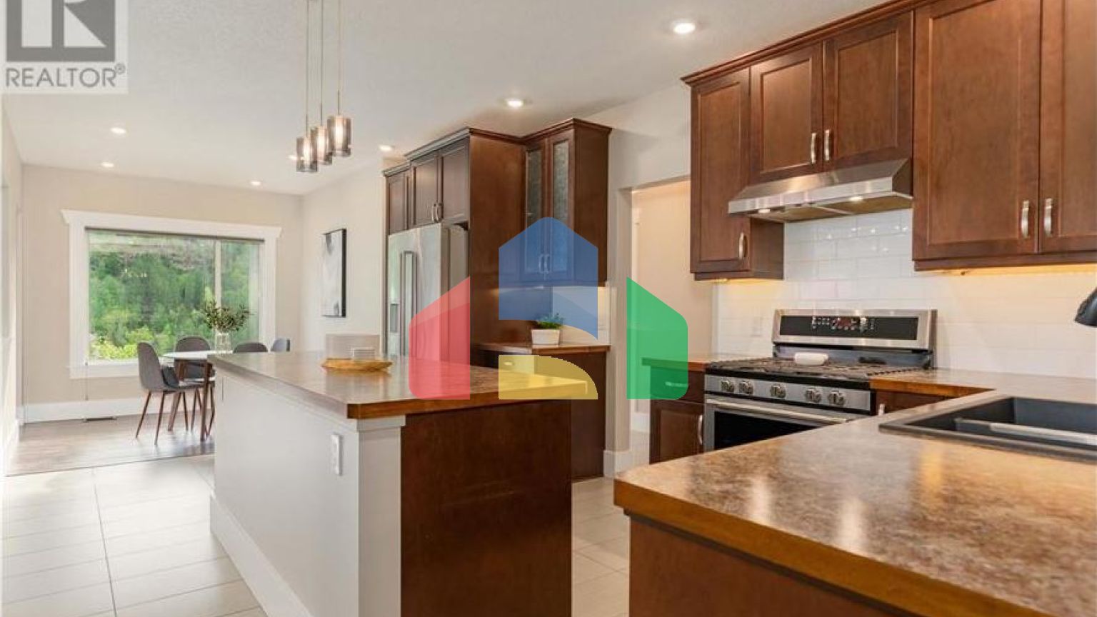 Residential - Single Family Home - Trail, Canada - Canada