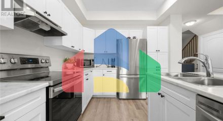 Residential - Single Family Home - Brighton, Canada - Canada