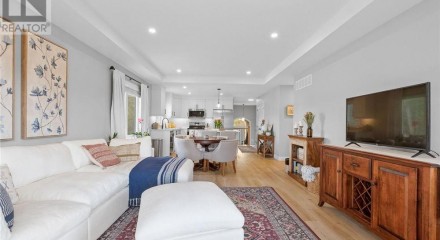 Residential - Single Family Home - Brighton, Canada - Canada