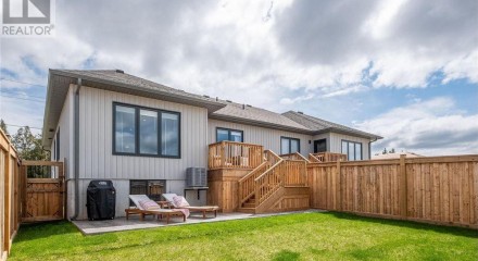 Residential - Single Family Home - Brighton, Canada - Canada