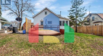 Residential - Single Family Home - Brighton, Canada - Canada