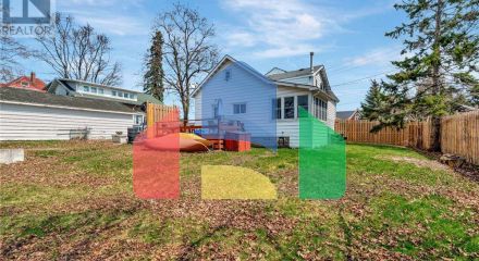 Residential - Single Family Home - Brighton, Canada - Canada