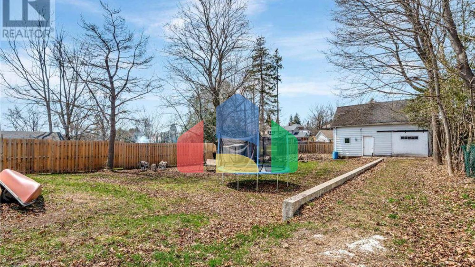 Residential - Single Family Home - Brighton, Canada - Canada