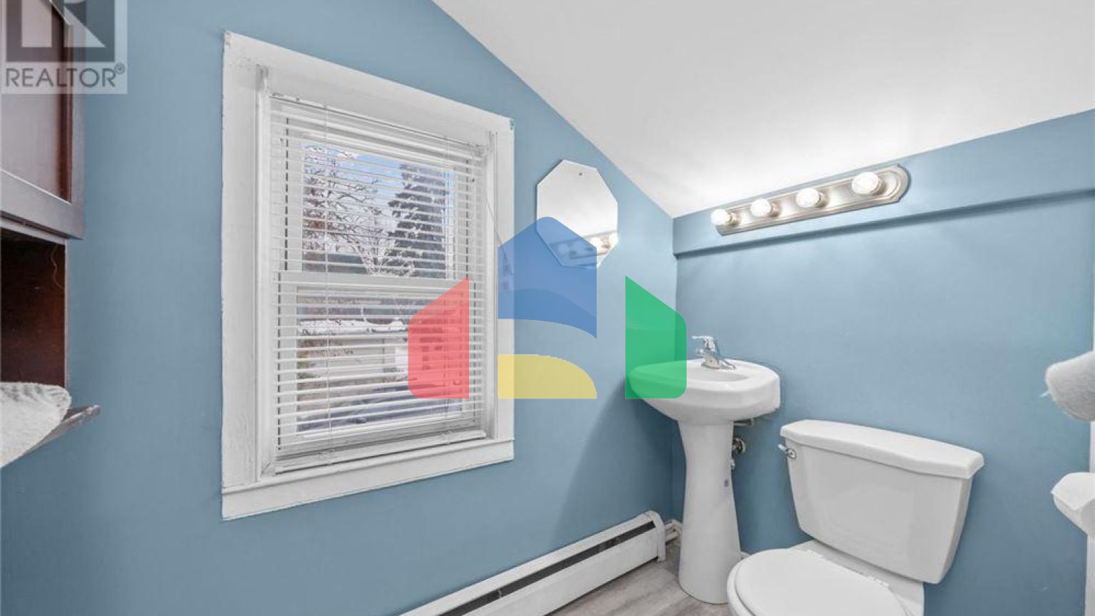 Residential - Single Family Home - Brighton, Canada - Canada