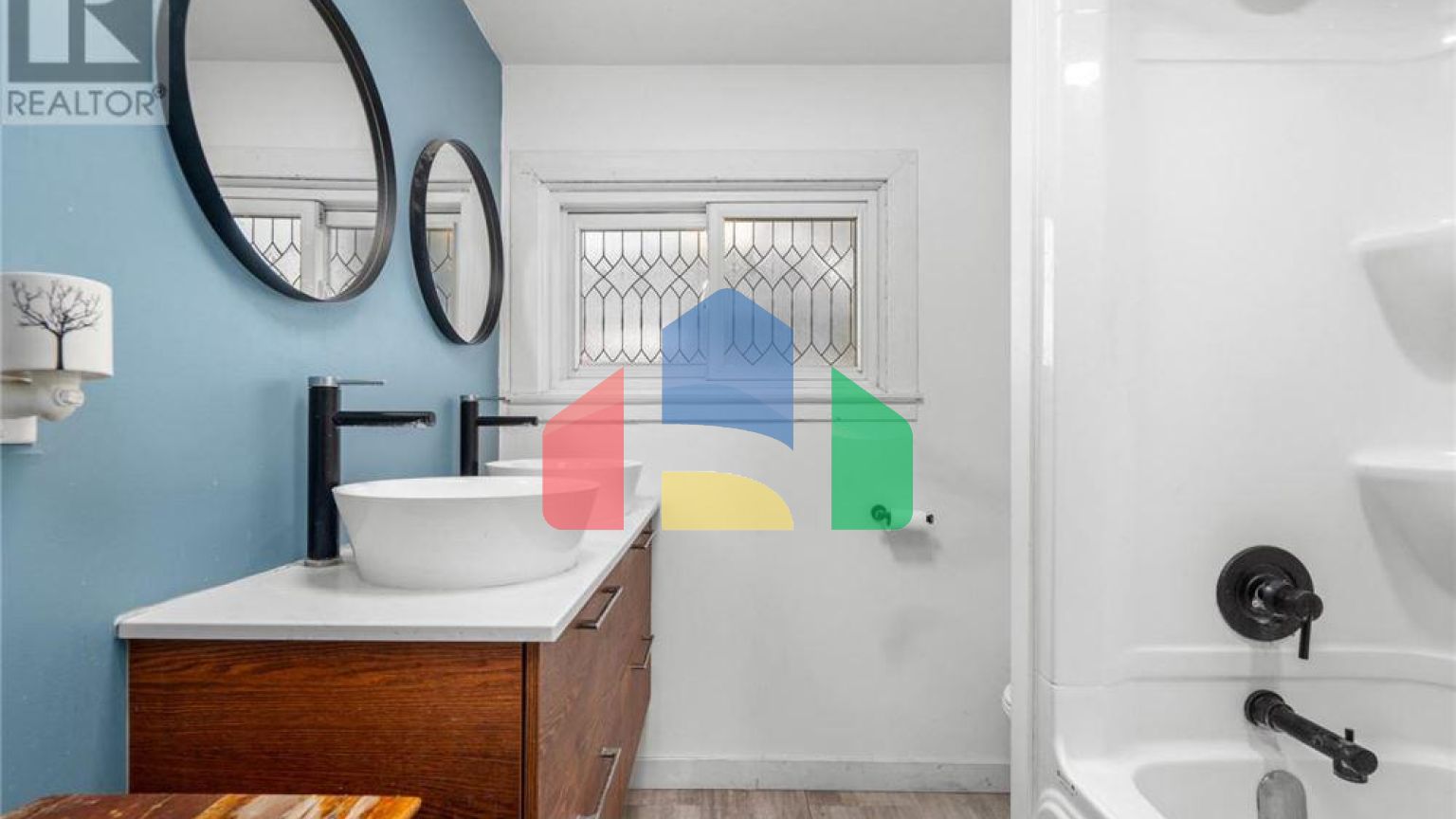 Residential - Single Family Home - Brighton, Canada - Canada