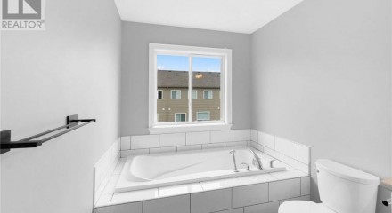 Residential - Single Family Home - Cobourg, Canada - Canada