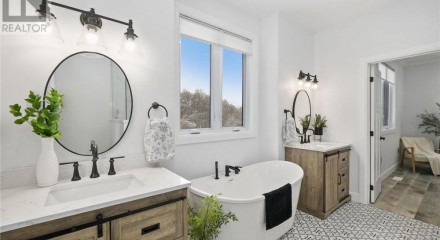 Residential - Single Family Home - Cobourg, Canada - Canada