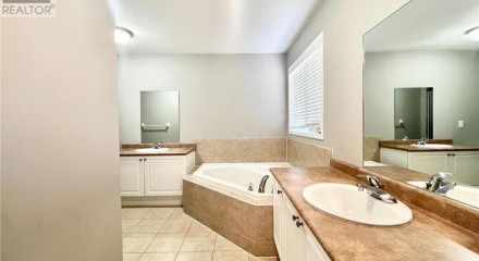 Residential - Single Family Home - Whitchurch-Stouffville, Canada - Canada